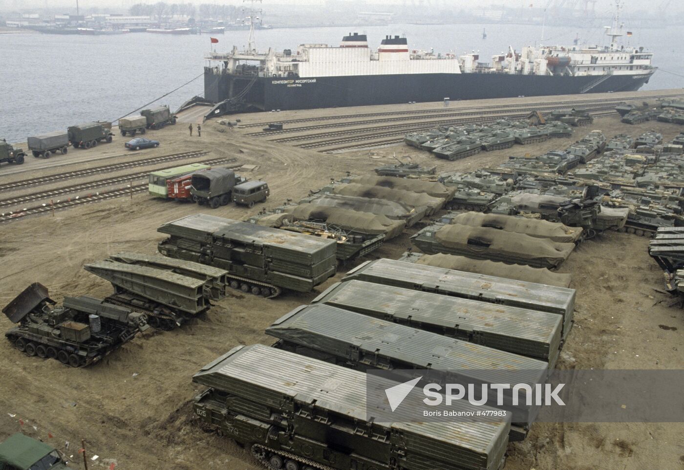 Soviet military equipment loaded in Rostock