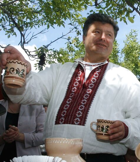 Ukrainian Foreign Minister Petro Poroshenko