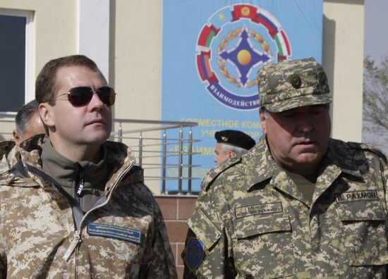 Dmitry Medvedev attends CSTO military exercise