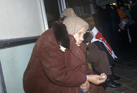 Begging pensioner