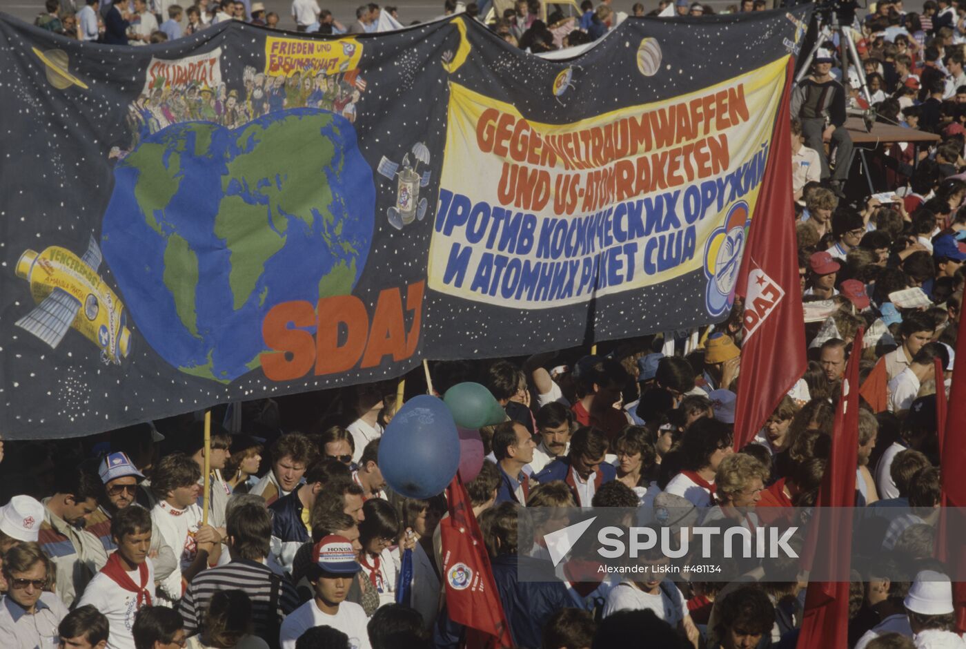 Meeting "Hiroshima and Nagasaki are Warning Us…"