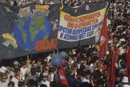 Meeting "Hiroshima and Nagasaki are Warning Us…"