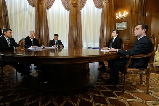 Dmitry Medvedev meets with United Russia leaders