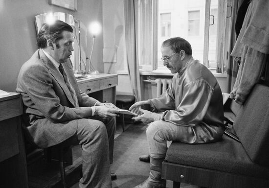 Poet Robert Rozhdestvensky and actor Mikhail Ulyanov