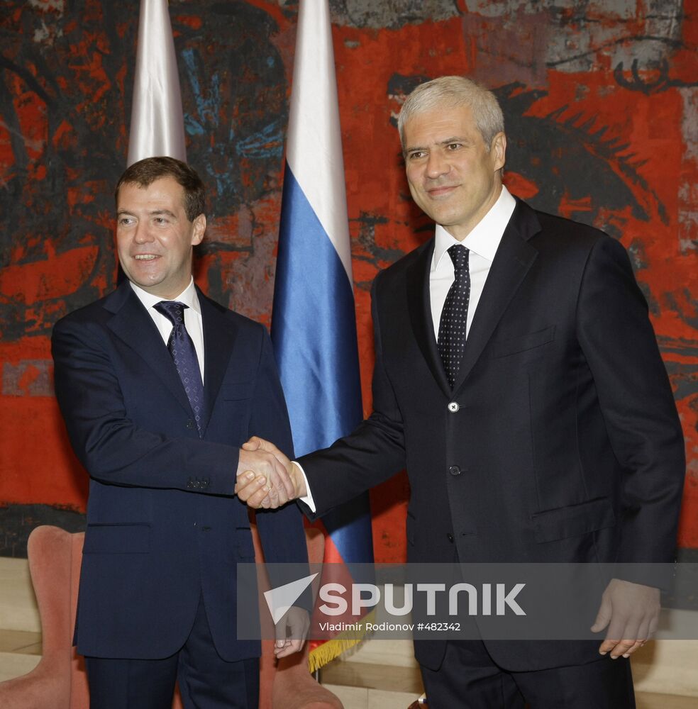 Russian, Serbian Presidents meet
