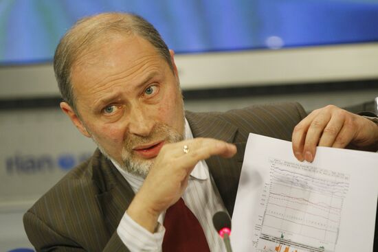 Roman Vilfand, Roshydromet director