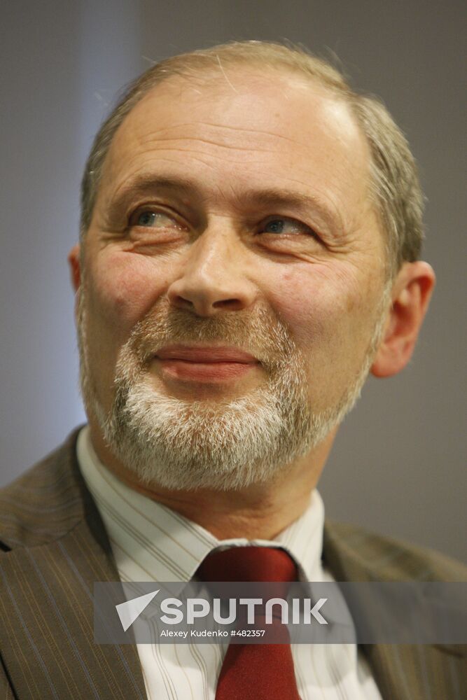 Roman Vilfand, Roshydromet director