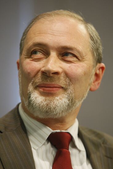 Roman Vilfand, Roshydromet director