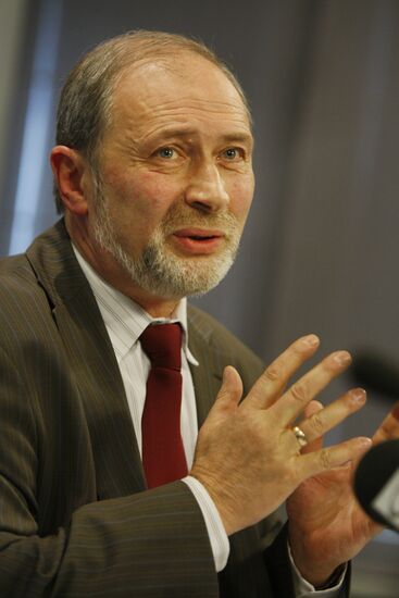 Roman Vilfand, Roshydromet director