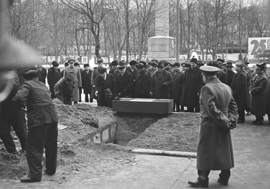 Funeral of the Unknown Soldier near the Kremlin Wall
