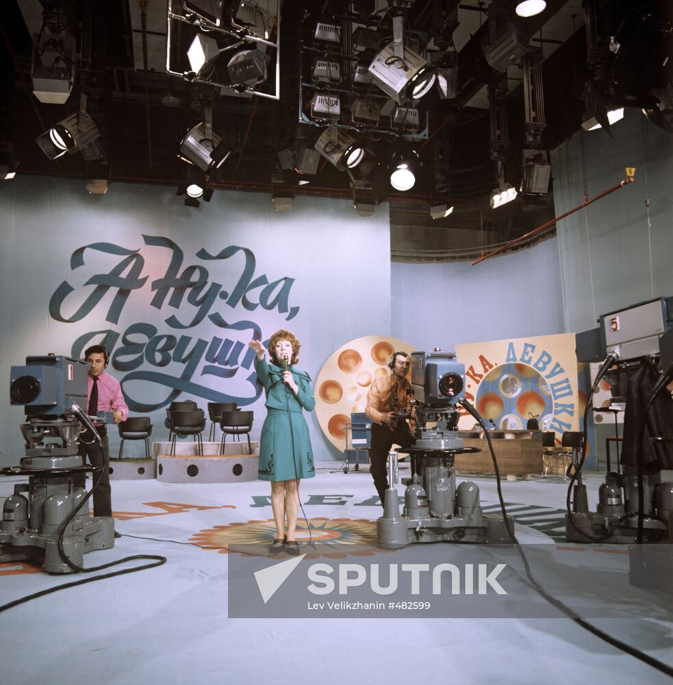 Recording A Nu-Ka, Devushki TV program