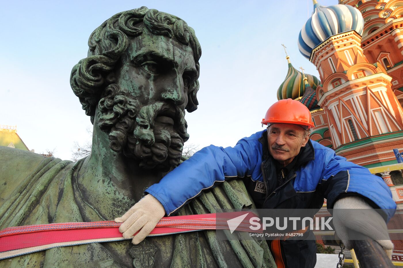 Minin and Pozharsky monument checked