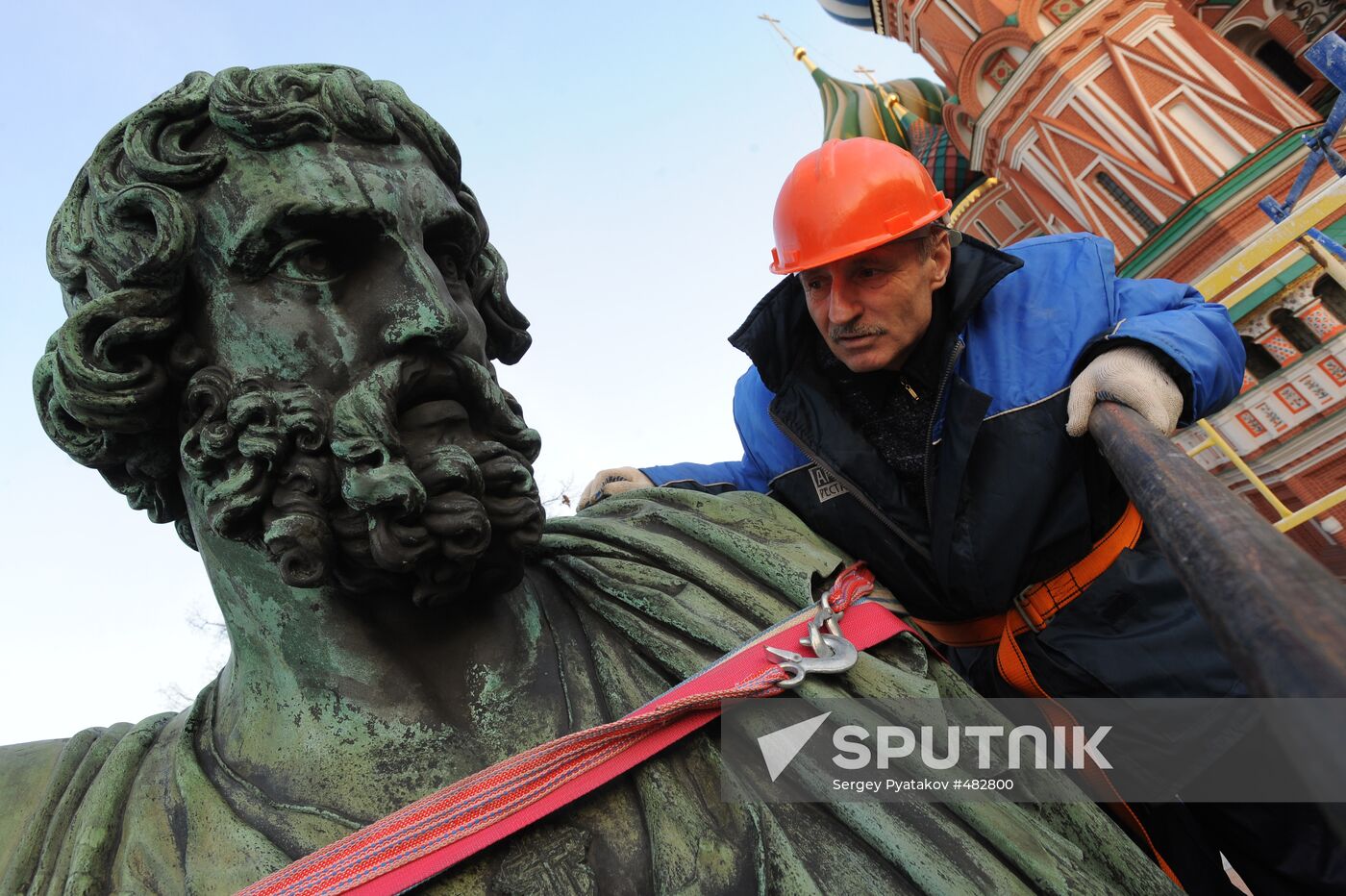 Minin and Pozharsky monument checked