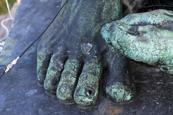 Minin and Pozharsky monument checked