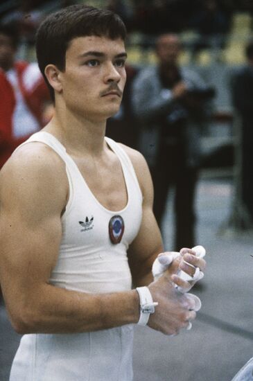 Vladimir Artyomov (gymnastics)