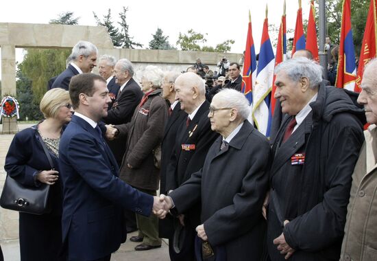 Dmitry Medvedev meets with WWII veterans in Belgrade