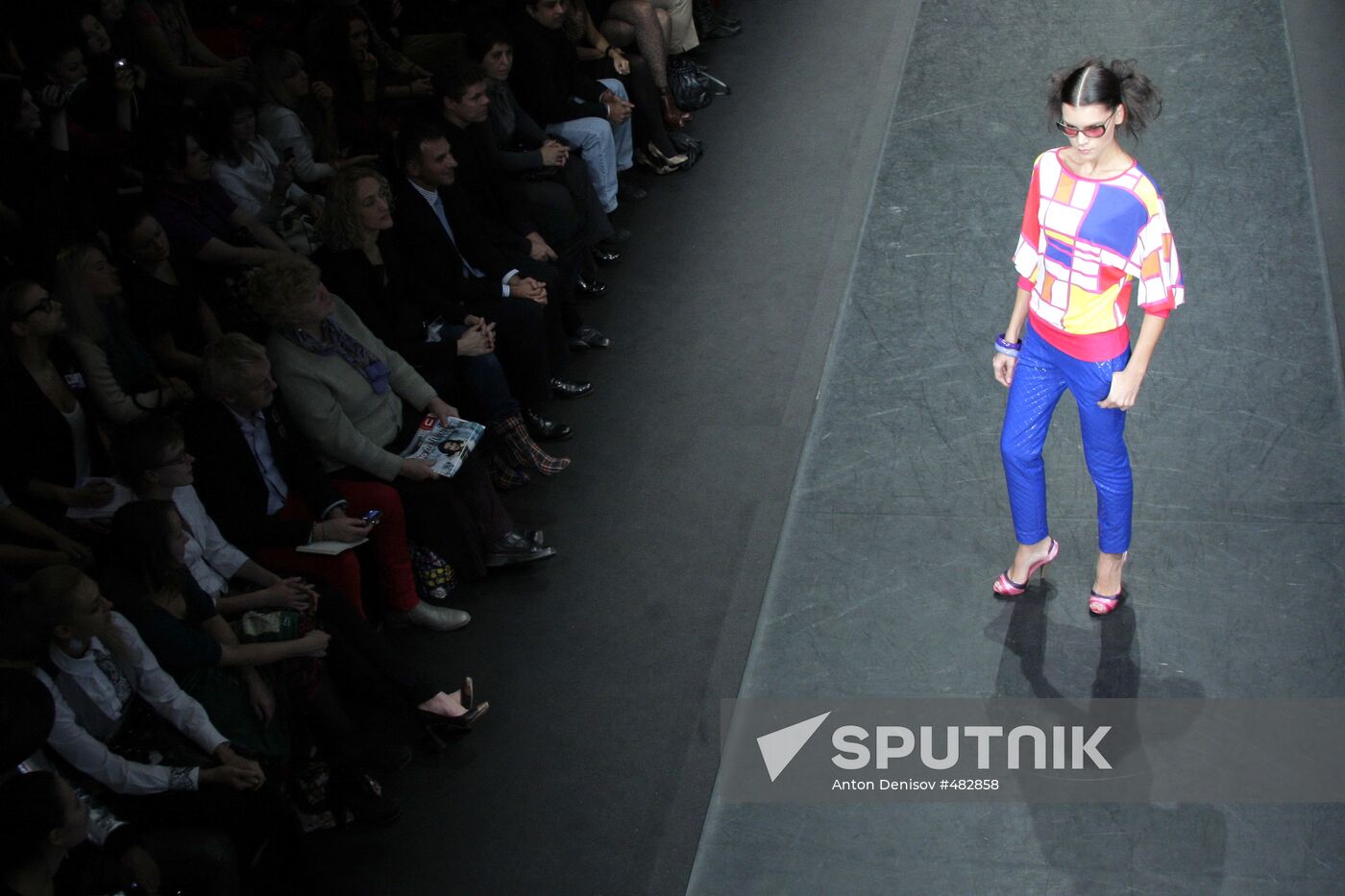 Agatha Ruiz de la Prada collection show