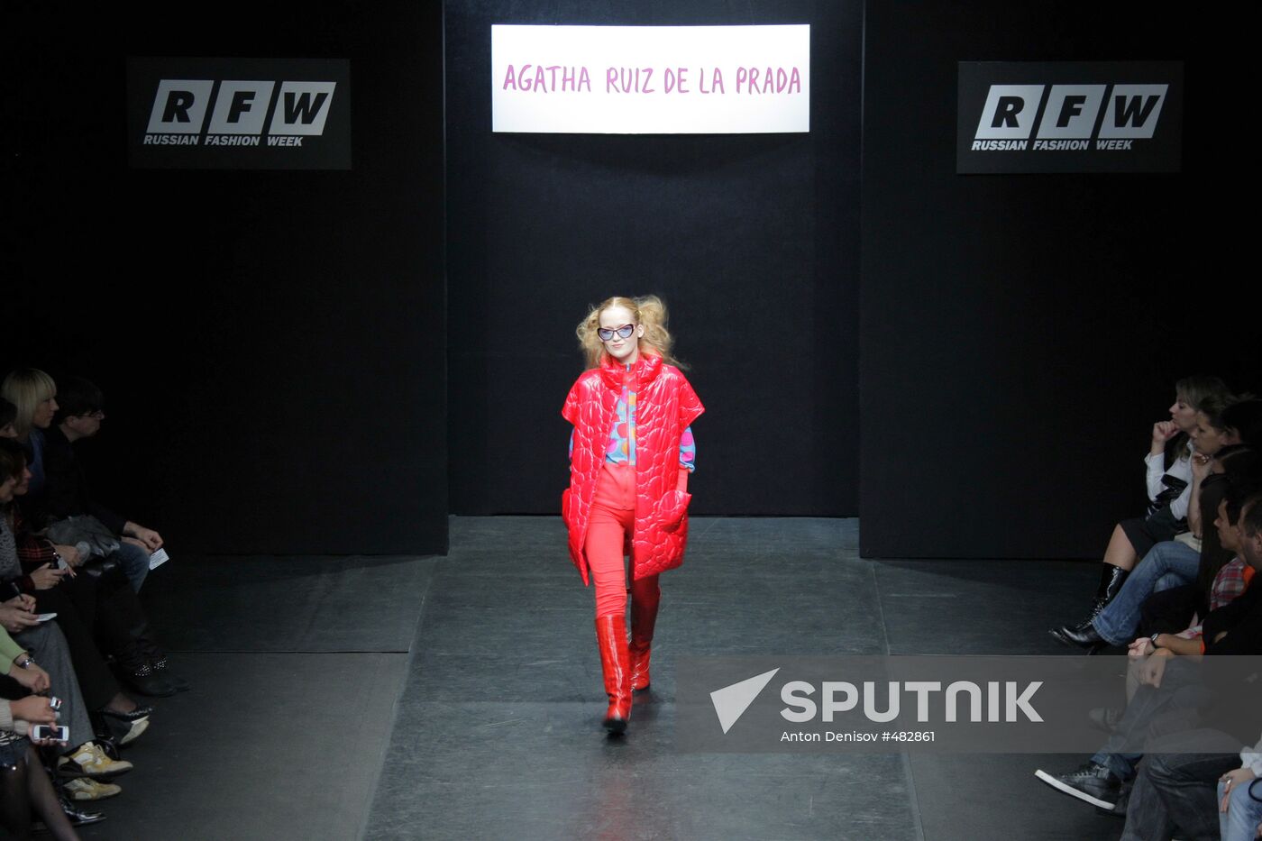 Agatha Ruiz de la Prada collection show