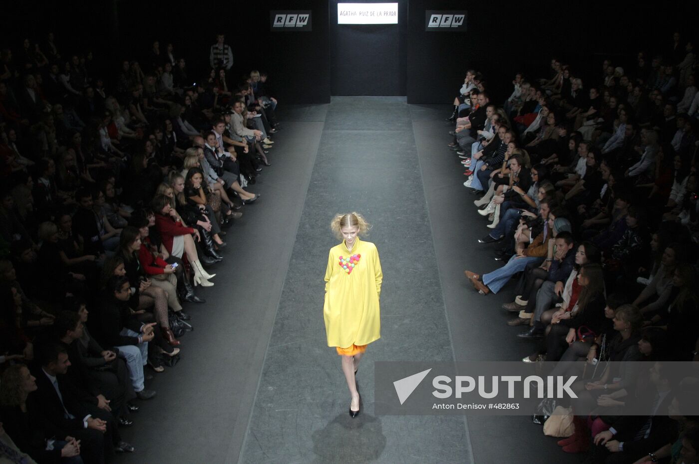 Agatha Ruiz de la Prada collection show