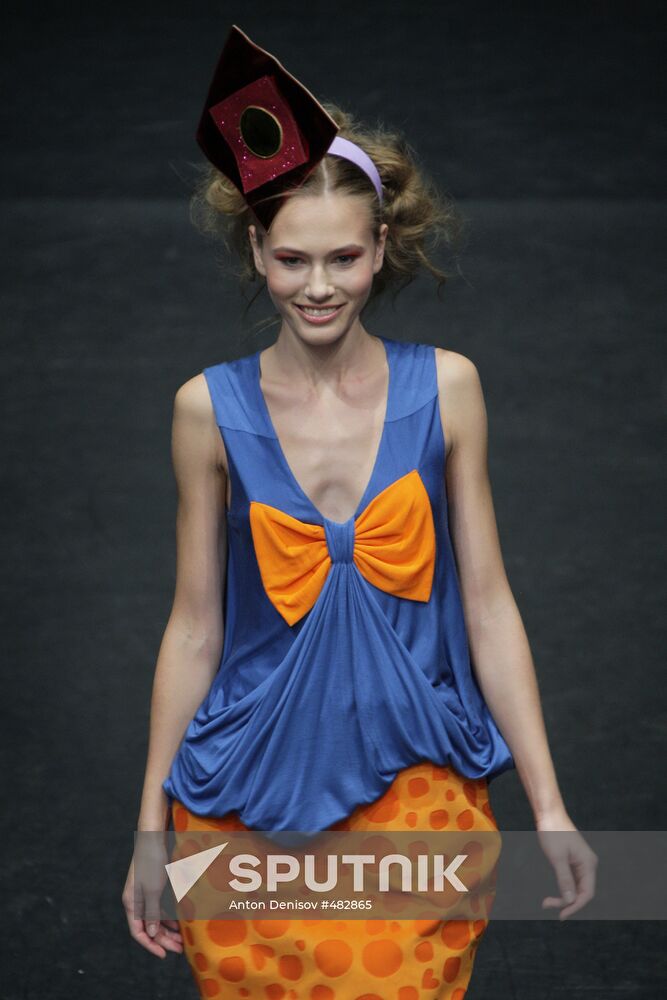 Agatha Ruiz de la Prada collection show