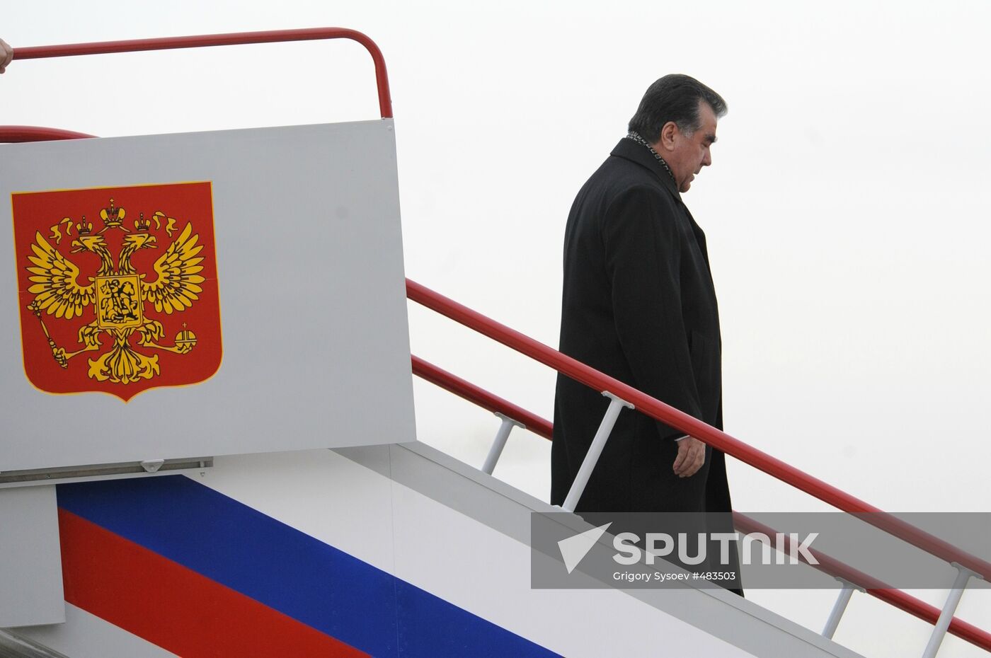 Tajik President Emomali Rakhmon arrives in Moscow