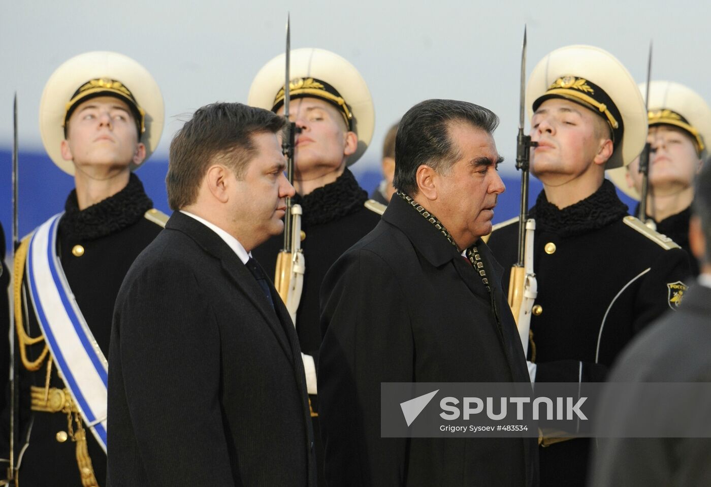Tajik President Emomali Rakhmon arrives in Moscow