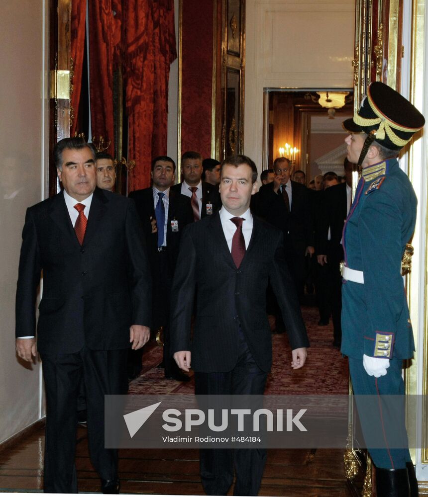 Tajik President visits Russia