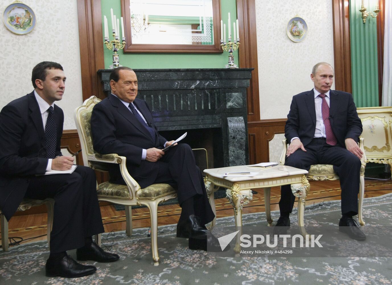 Vladimir Putin visits St. Petersburg