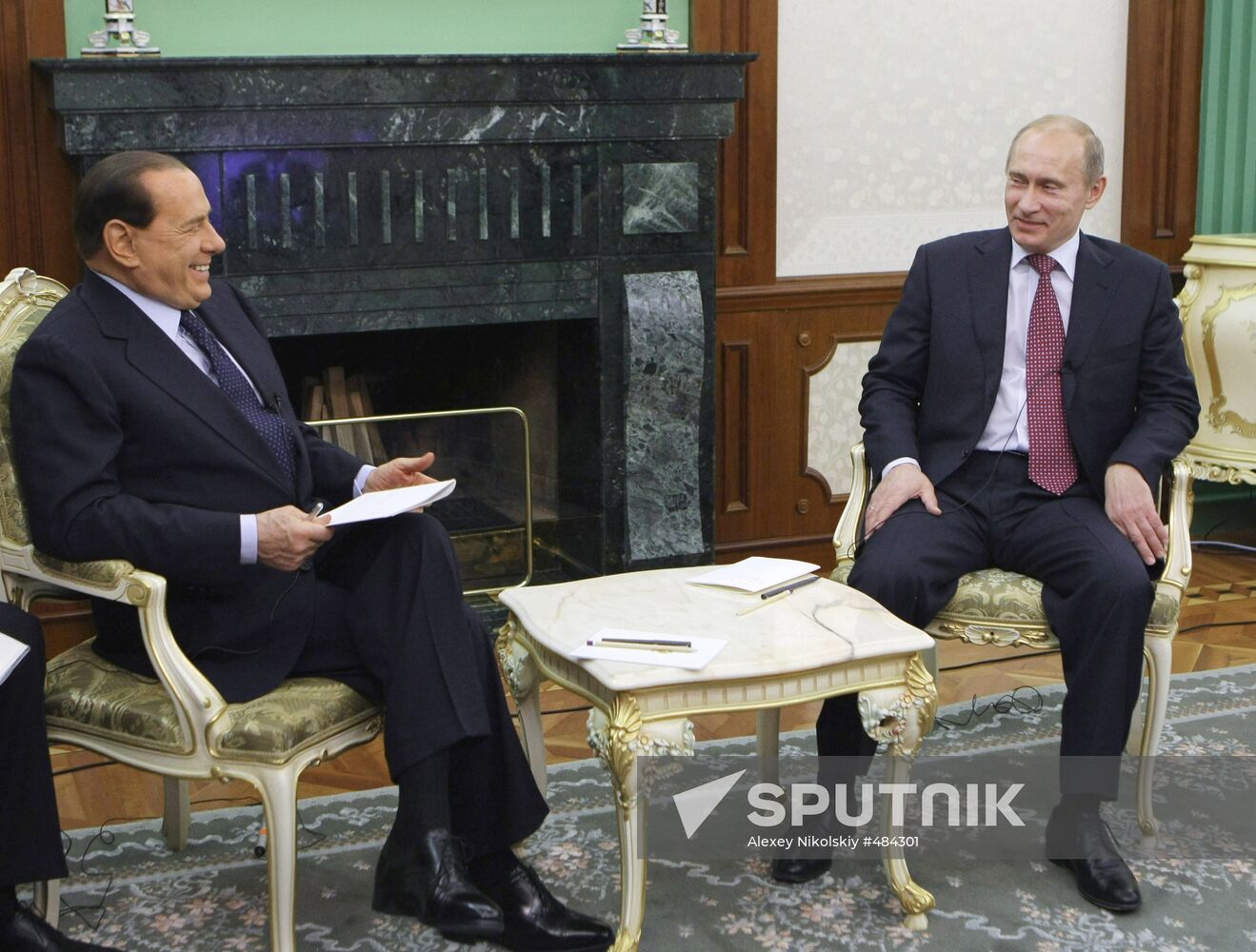 Vladimir Putin visits St. Petersburg