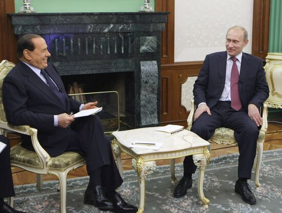 Vladimir Putin visits St. Petersburg