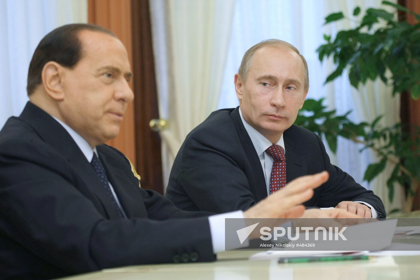 Russian, Italian Prime Ministers meets with Russian top managers