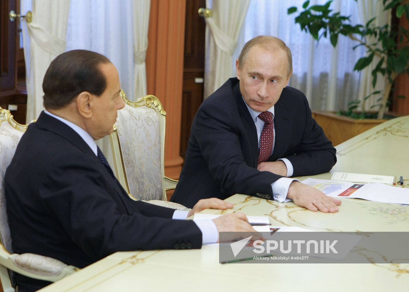 Russian, Italian Prime Ministers meets with Russian top managers