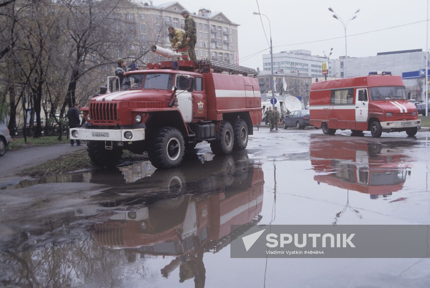 Firefighters at Moscow Theater, Dubrovka area