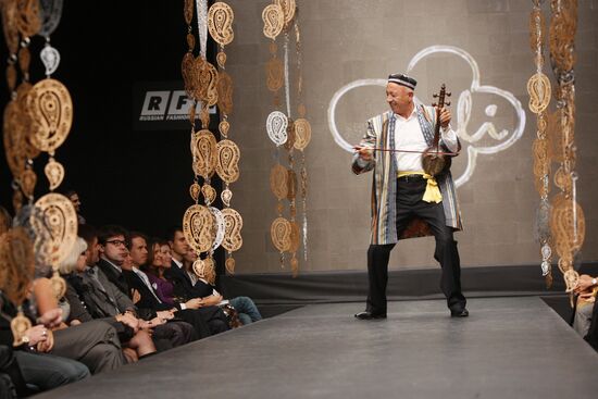 RFW. GULI runway fashion show