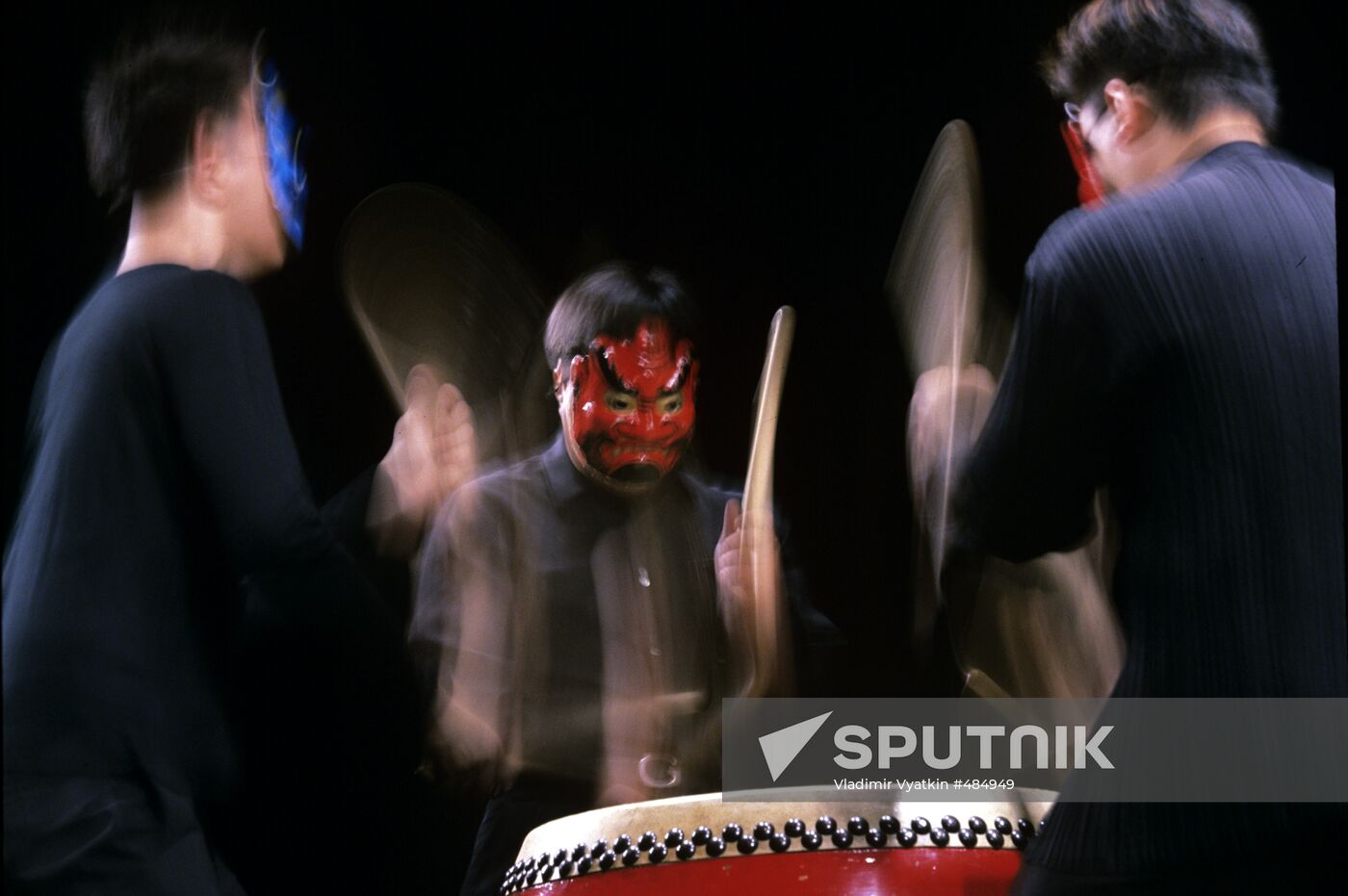 Scene from concert-play Ju Percussion Group