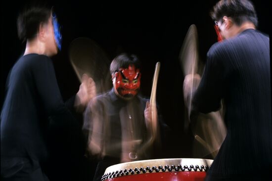 Scene from concert-play Ju Percussion Group