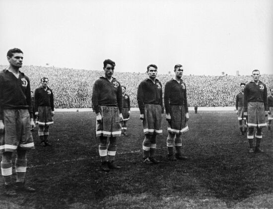 Dinamo forwards in England