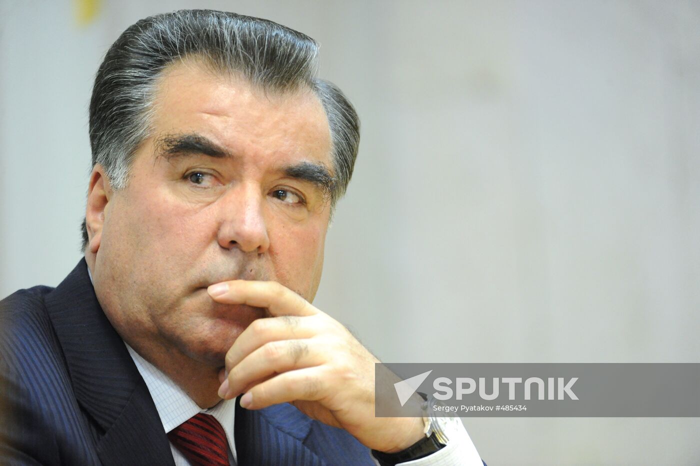 Emomali Rahmon visits Institute of Oriental Studies in Moscow