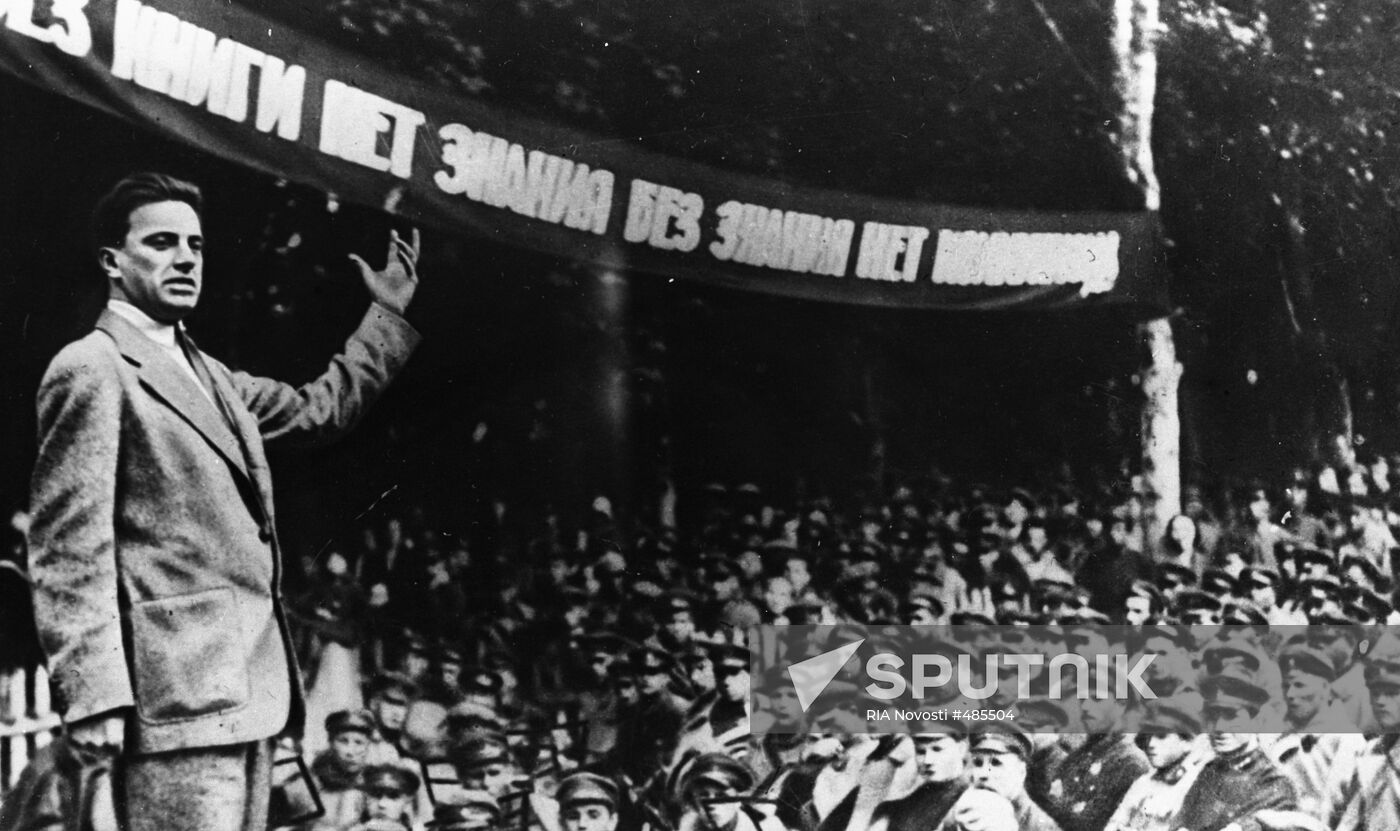 Poet Vladimir Mayakovsky's speech