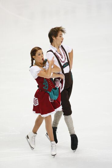 Carolina Hermann, Daniel Hermann perform their original dance