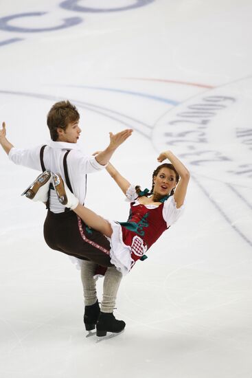 Carolina Hermann, Daniel Hermann perform their original dance