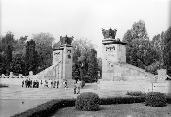 Glory Hill memorial