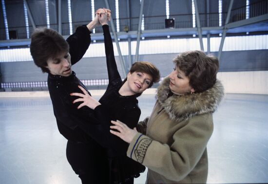 Natalia Bestemyanova and Andrei Bukin with Tatiana Tarasova