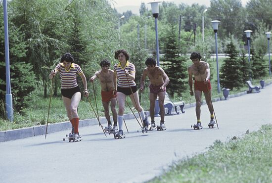 Skiers training