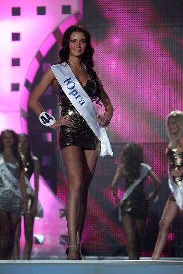 First runner-up Yulia Lebesheva