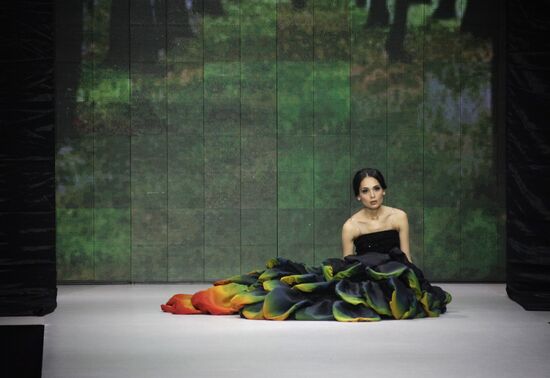 Antonina Shapovalova fashion show