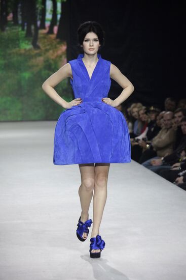 Antonina Shapovalova fashion show