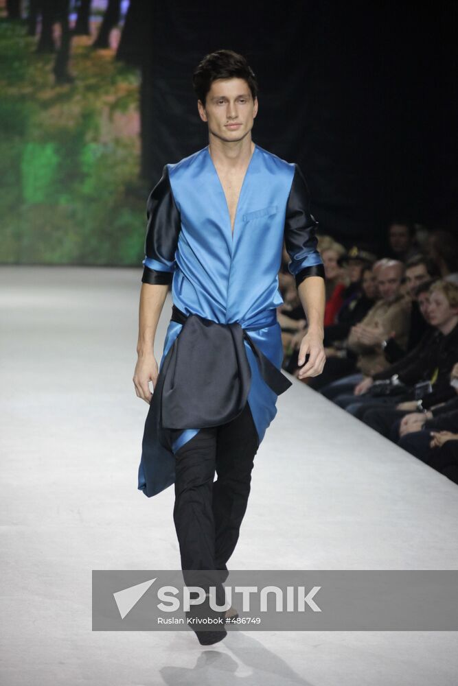 Antonina Shapovalova fashion show