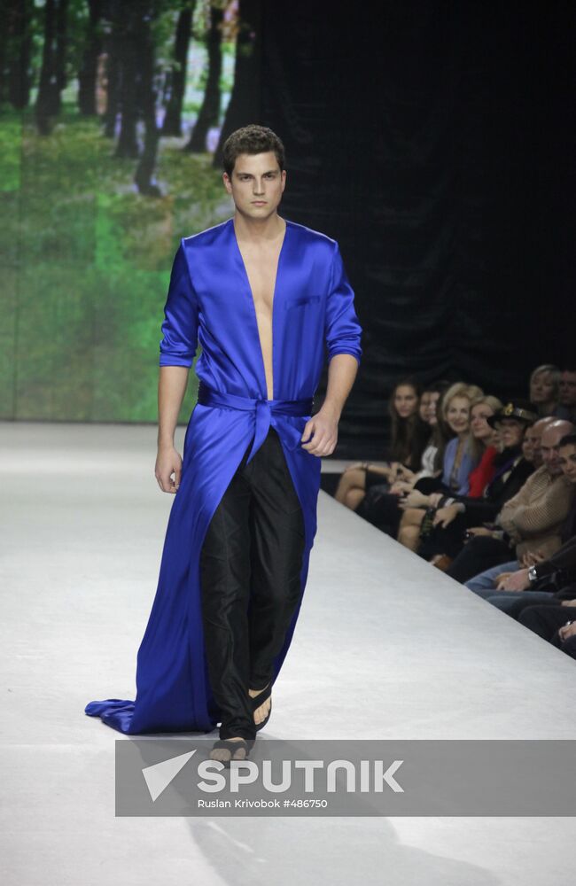 Antonina Shapovalova fashion show