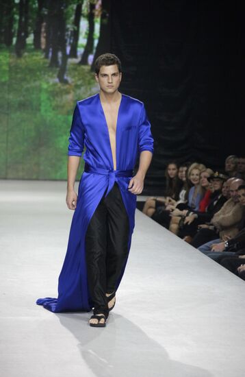 Antonina Shapovalova fashion show